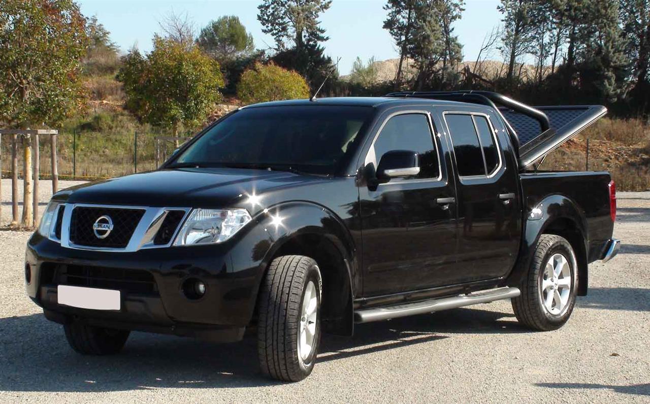 Black nissan navara king cab